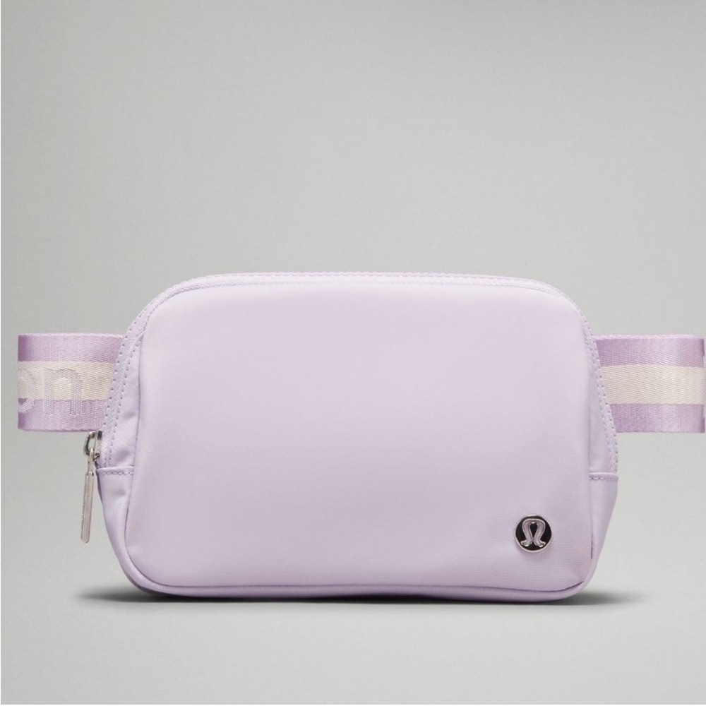 Lululemon Everywhere Belt Bag